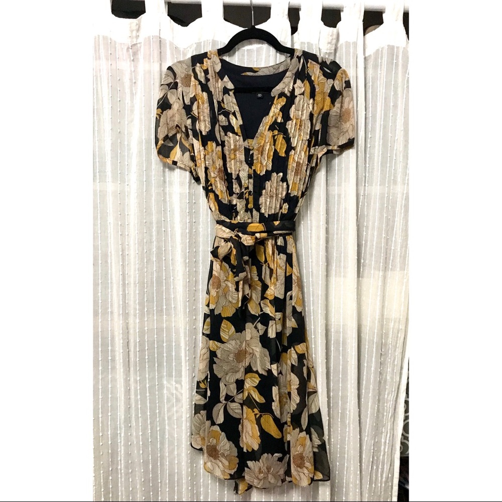 NWOT Shortsleeve Dress with Pleat & Button Details